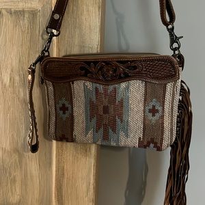 Myra crossbody wristlet